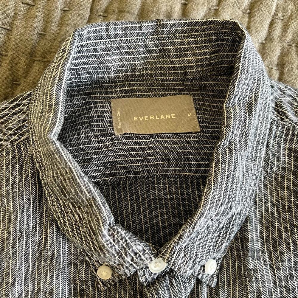 Everlane short-sleeve gray button-down M
